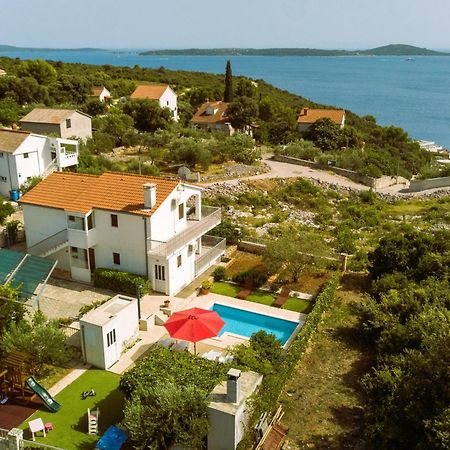 Holiday House Nena With Pool Vinišće Exteriér fotografie