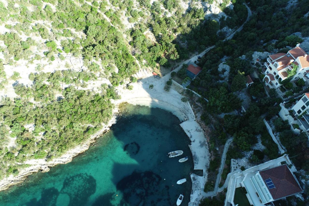 Holiday House Nena With Pool Vinišće Exteriér fotografie