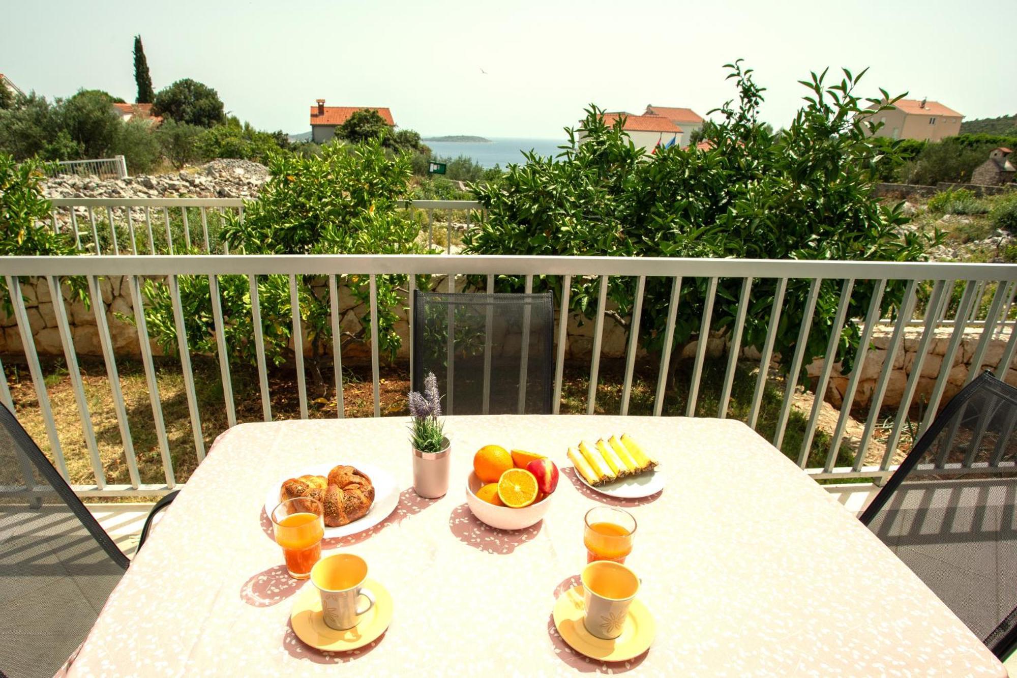 Holiday House Nena With Pool Vinišće Exteriér fotografie