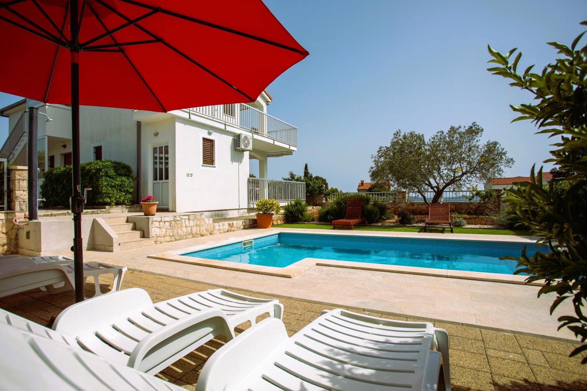 Holiday House Nena With Pool Vinišće Exteriér fotografie